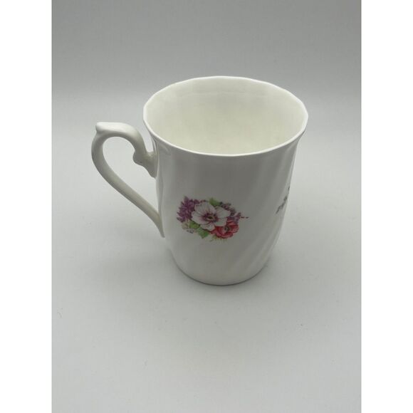 Heirloom Fine Bone China Mug - Floral Design, Made in England - Picture 3 of 4